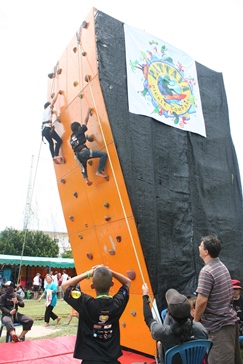 Jesters Fair is a Big Hit in the Sun