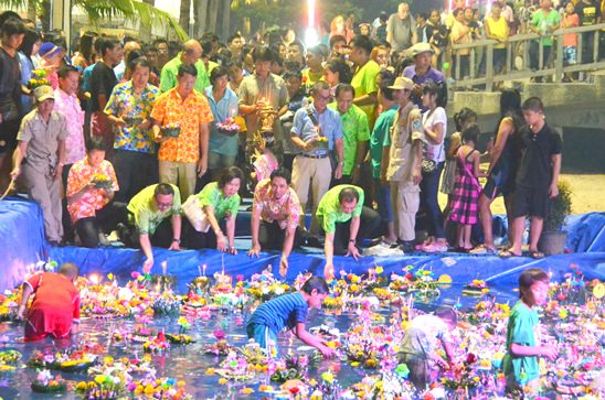 Loy Krathong Festival 2014