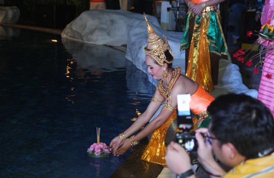 Loy Krathong Festival 2013