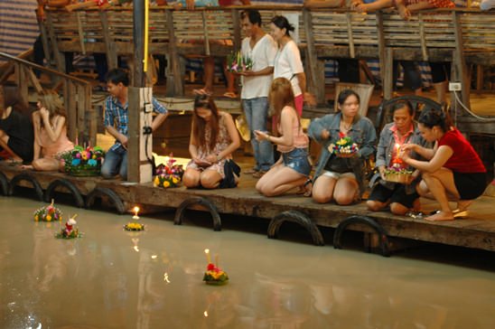 Loy Krathong Festival 2013