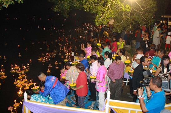 Loy Krathong Festival 2013