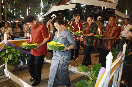 Loy Krathong Festival 2013