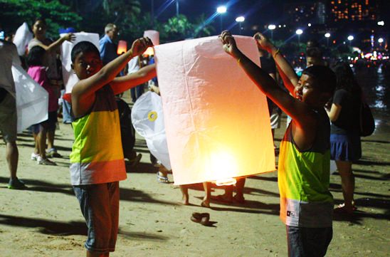 Loy Krathong Festival 2013