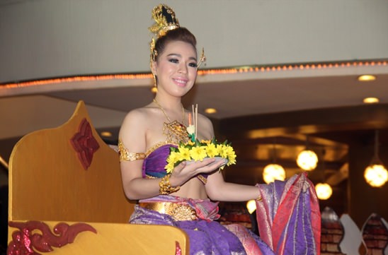 Loy Krathong Festival 2013