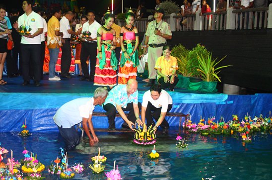 Loy Krathong Festival 2013
