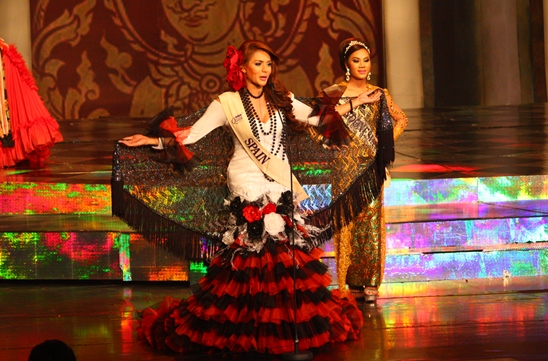 Filipina wins Miss International Queen