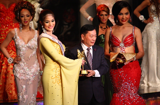 Filipina wins Miss International Queen