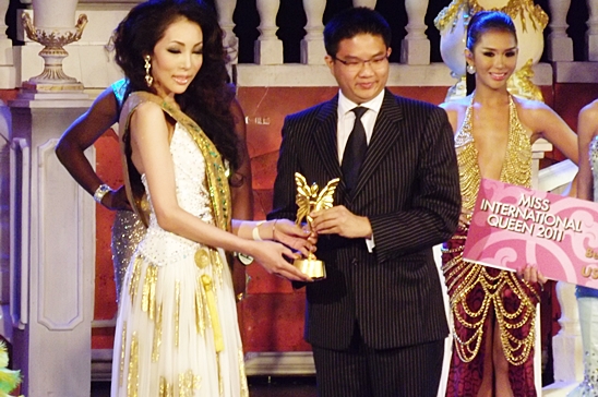 Miss International Queen crown returns to Thailand in pageant devoted to flood relief