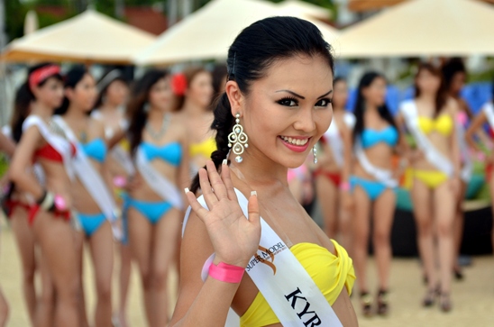 Pattaya Fashion Week spotlights swimsuit supermodels, convict designers