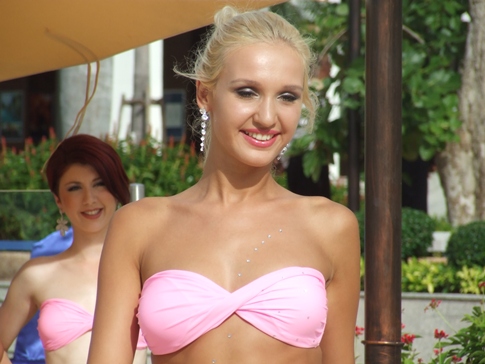 Pattaya Fashion Week spotlights swimsuit supermodels, convict designers