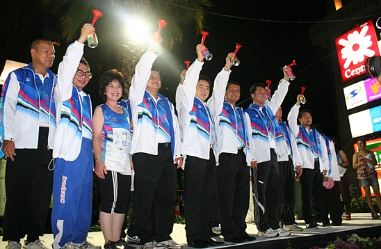 Kenyan champ defends his crown at Pattaya Marathon 2012