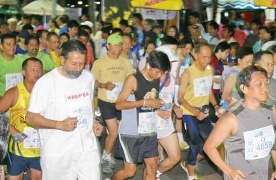 Kenyan champ defends his crown at Pattaya Marathon 2012