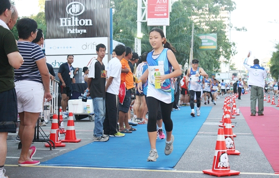 Kenyan champ defends his crown at Pattaya Marathon 2012