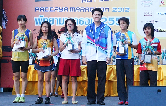Kenyan champ defends his crown at Pattaya Marathon 2012