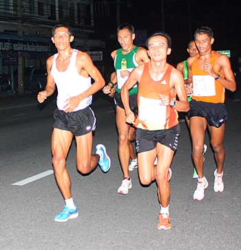 Kenyan champ defends his crown at Pattaya Marathon 2012