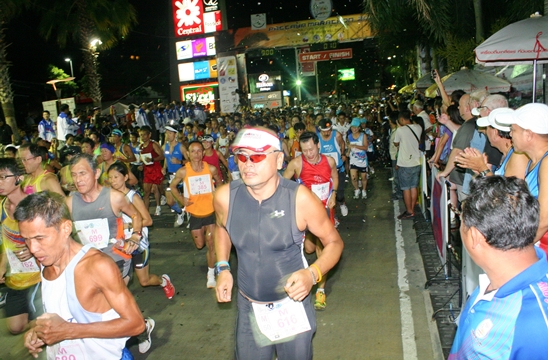 Kenyan champ defends his crown at Pattaya Marathon 2012