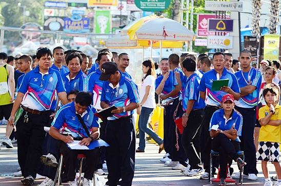 Kenyan champ defends his crown at Pattaya Marathon 2012