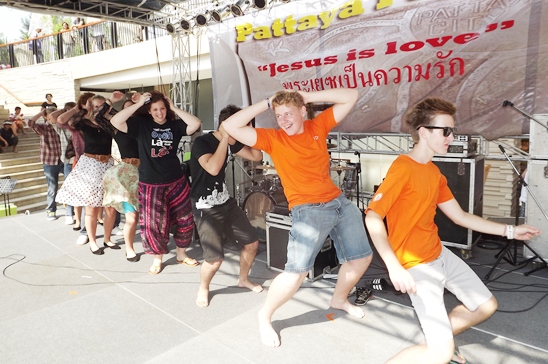 Rotary Youth Exchange Students march for flood relief