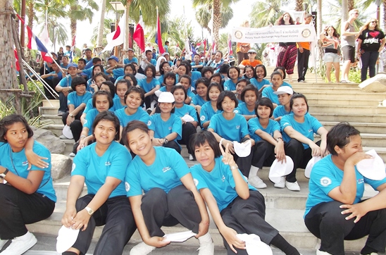 Rotary Youth Exchange Students march for flood relief