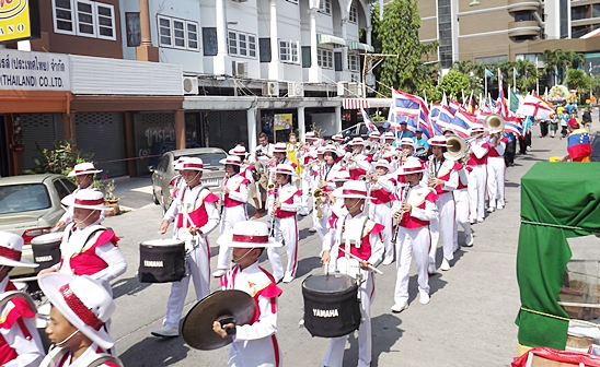 Rotary Youth Exchange Students march for flood relief