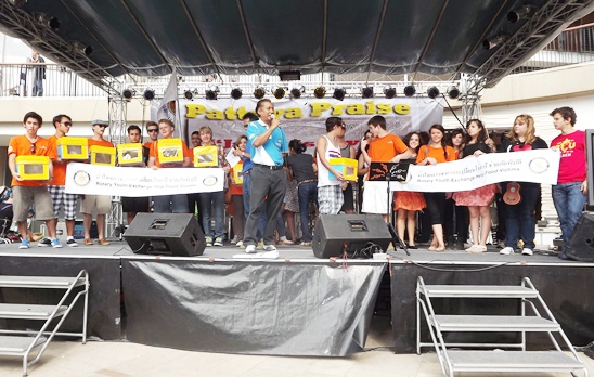 Rotary Youth Exchange Students march for flood relief