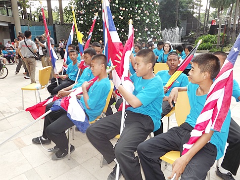 Rotary Youth Exchange Students march for flood relief