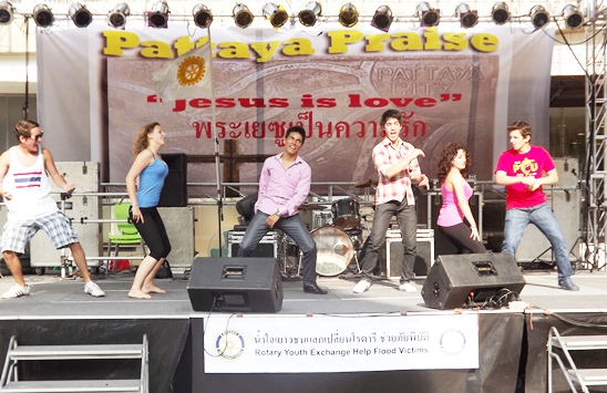 Rotary Youth Exchange Students march for flood relief