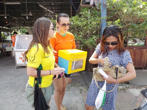 Rotary Youth Exchange Students march for flood relief