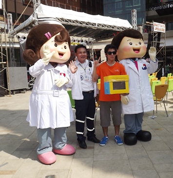 Rotary Youth Exchange Students march for flood relief