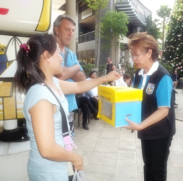 Rotary Youth Exchange Students march for flood relief
