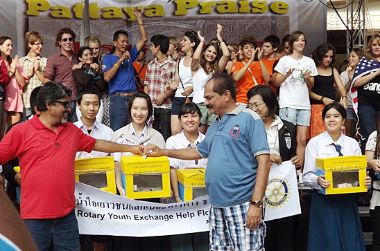 Rotary Youth Exchange Students march for flood relief