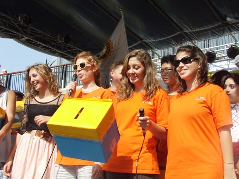 Rotary Youth Exchange Students march for flood relief