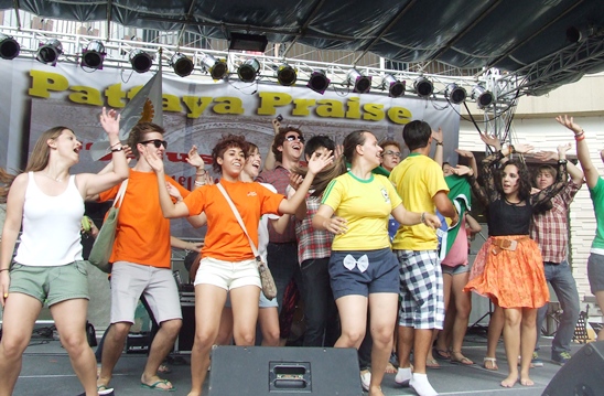 Rotary Youth Exchange Students march for flood relief