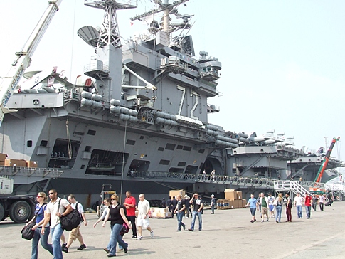 6,000 U.S. naval forces invade Pattaya