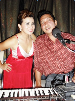 The live entertainment was provided by “Mandy and Willie” - a great couple who normally sing in Jomtien.