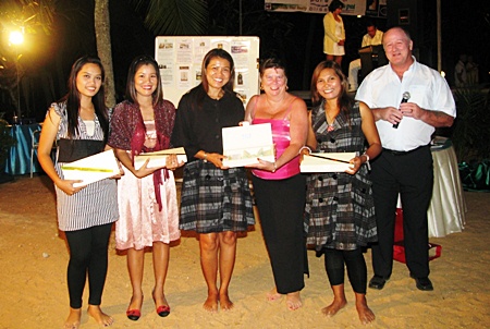 Platinum Sponsor Pure Bliss went one step further and donated Bvlgari gift sets on the evening, to the delight of the sponsors’ wives.