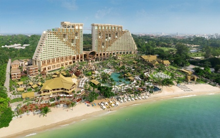 Centara Grand Mirage Beach Resort, Pattaya. 