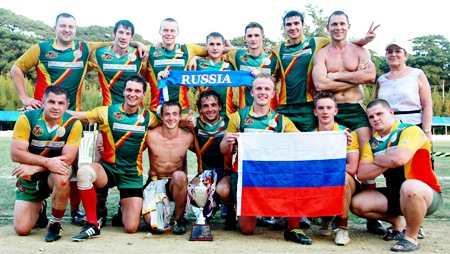 The victorious GU ‘Doverie’ team from Russia with the Chiang Mai Tens rugby Cup.