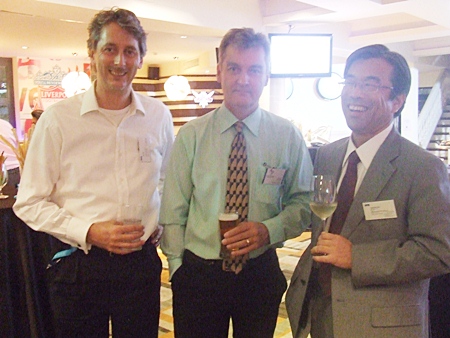 Sutlet Group’s Richard Prouse shares a glass with Paul Flipse and Yasuhide Fujii of KPMG.
