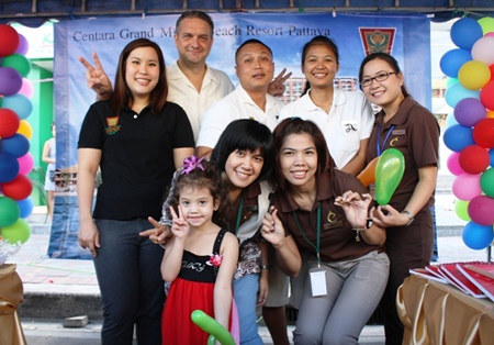 Mario Beyer (2nd left), executive assistant manager of the Rooms Division for Centara Grand Mirage Beach Resort Pattaya, along with hotel staff participated in the Children’s Day activities at Pattaya City Hall. Children enjoyed games organized by the staff who also distributed gifts and sweets to the children.