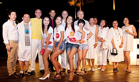 “Sweet White”, the only chic beach party in Pattaya was held at the Beach Club of the Pullman Pattaya Aisawan on the first Saturday of February. More than 300 people attended the fun evening. They were entertained with fabulous music as played by DJs The Double Sweets and Rocky Bongoboy. A host dignitaries were seen enjoying themselves including H.E. Felipe Frydman, Ambassador of Argentina, H.E. Paulo Cesar Meira de Vasconcellos, Ambassador of Brazil, Runcha Boribalburibhand, Ramida (Becky) Russell Maneesatiean, Thospol Sirivivat, Yoshi C-Quint, Pisan (Mai) Srimankong along with many other celebrities.
