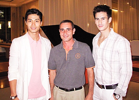 Serge Rigodin (centre), operations manager of the Pullman Pattaya Aisawan greets Korean movie actor Lee Kwan Hoon and Vincent “Vinnie” Kinny, Thailand’s top male model, who were at the resort to shoot a ‘Thailand Society’ television segment.