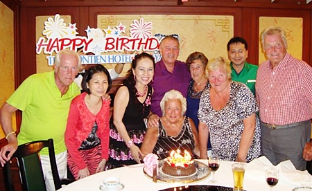 Achana Snitwongse Na Ayudhaya, managing director of the Montien Hotel, Pattaya hosted a birthday party for Mary Knight at Marco Polo Chinese Restaurant at the hotel recently. Mrs. Knight is a special guest who always stays at the Montien Hotel on her bi-annual visits to Pattaya.