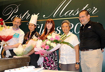 French Chef Jean-Francois Arnaud (left), recipient of the “Un des Meilleurs Ouvriers de France en patisserie confiserie” in 2000 was at the Holiday Inn Pattaya recently to attend the Master Pastry Chef Class 2011 organised by the Biz Portal Co. Ltd. Participants were chefs from international brand hotels in Pattaya, bakeries and restaurants who were interested in learning the fine art of making confections and pastries from the master chef himself.