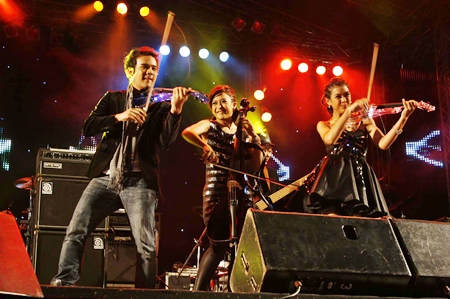 Vietrio perform their opening act at the Galaxy Stage.