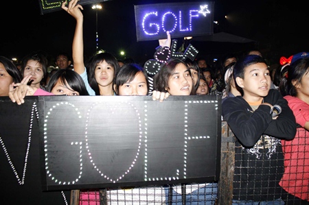 Fans of the Golf-Mike lap up the performance of the famous Thai twin duo.