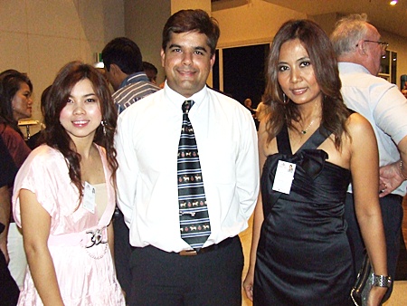 Kuntima Chai Udom (Arise Asia), Tony Malhotra (Pattaya Mail), Thanyamai Totharong (MD Arise Asia).