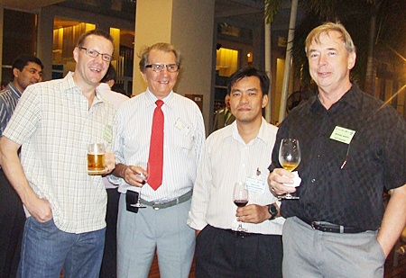 Roger Wilson (GKN Ariveline), George Strampp (Automotive Manufacturing Solutions), Chatchai Wiriyatammakul (TRW Automotive), Michael North (North Engineers & Design Associates).