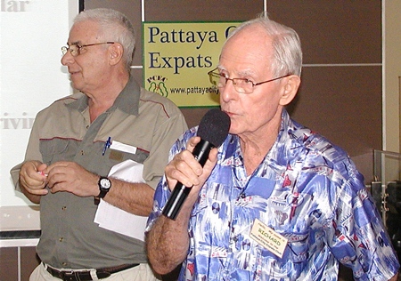 Former PCEC Chairman Richard Smith advises members of activities of the cross culture volunteer group, offering fee classes for ‘English Conversation for Thais for a Better Life’.