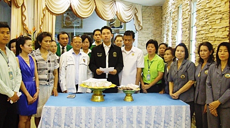 In the aftermath of the quake/tsunami catastrophe which tore into the countryside of northern Japan claiming thousands of lives and causing unimaginable destruction, Pattaya City put out a call for citizens to send aid and set up many donation points in the city for people to donate funds to help the unfortunate victims. On March 25, at Pattaya City Hall representatives of public and private organizations presented a sum of 357,520 baht to Mayor Itthiphol Kunplome to be sent to Japan to help in the relief efforts.